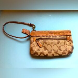 Coach wristlet wallet